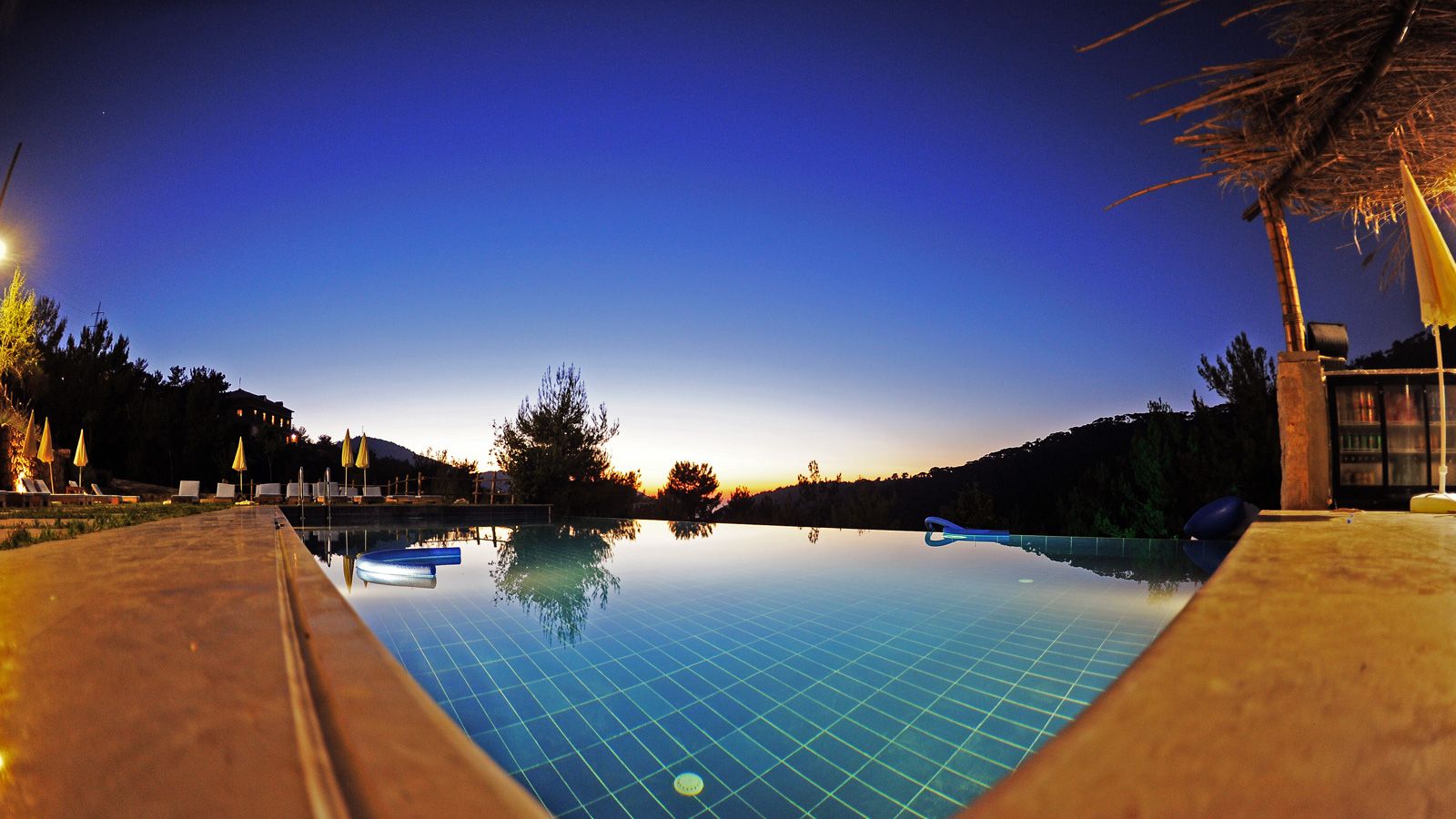 בריכה תמונה