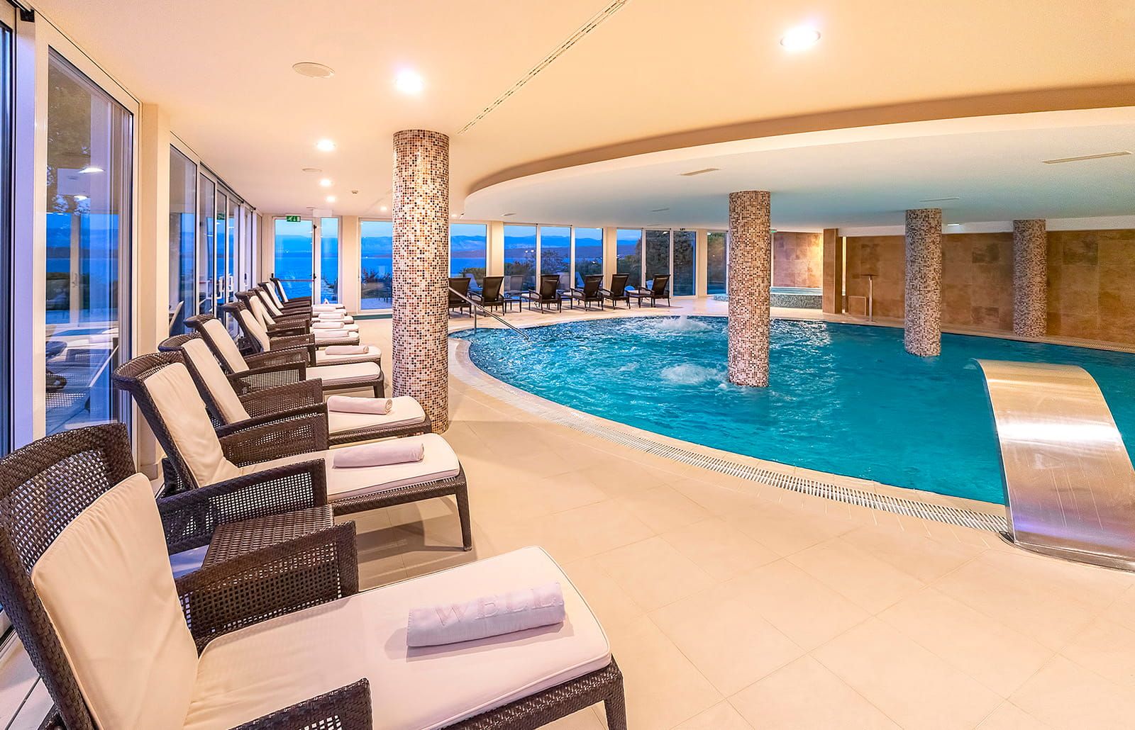 בריכה תמונה