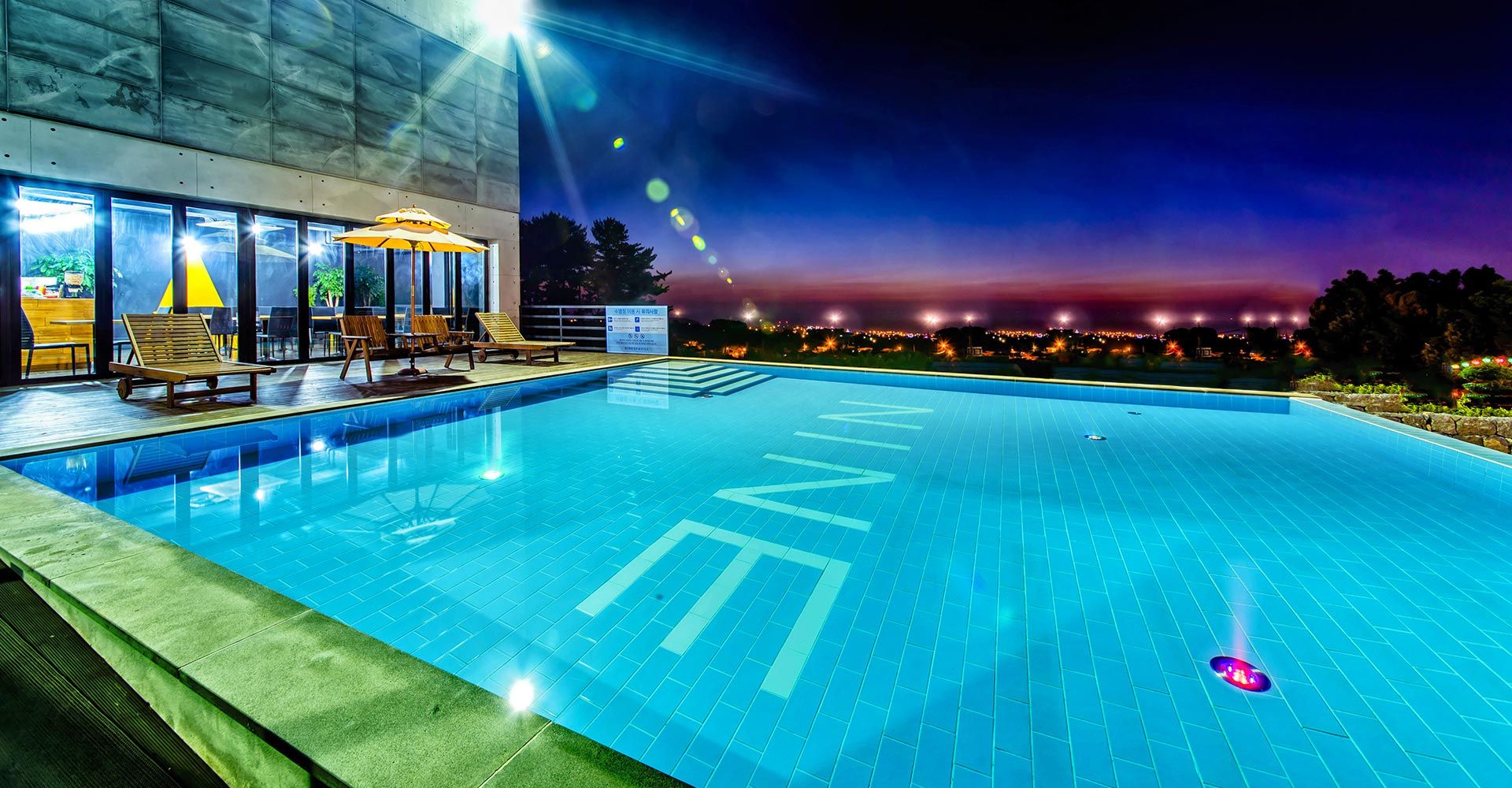 בריכה תמונה