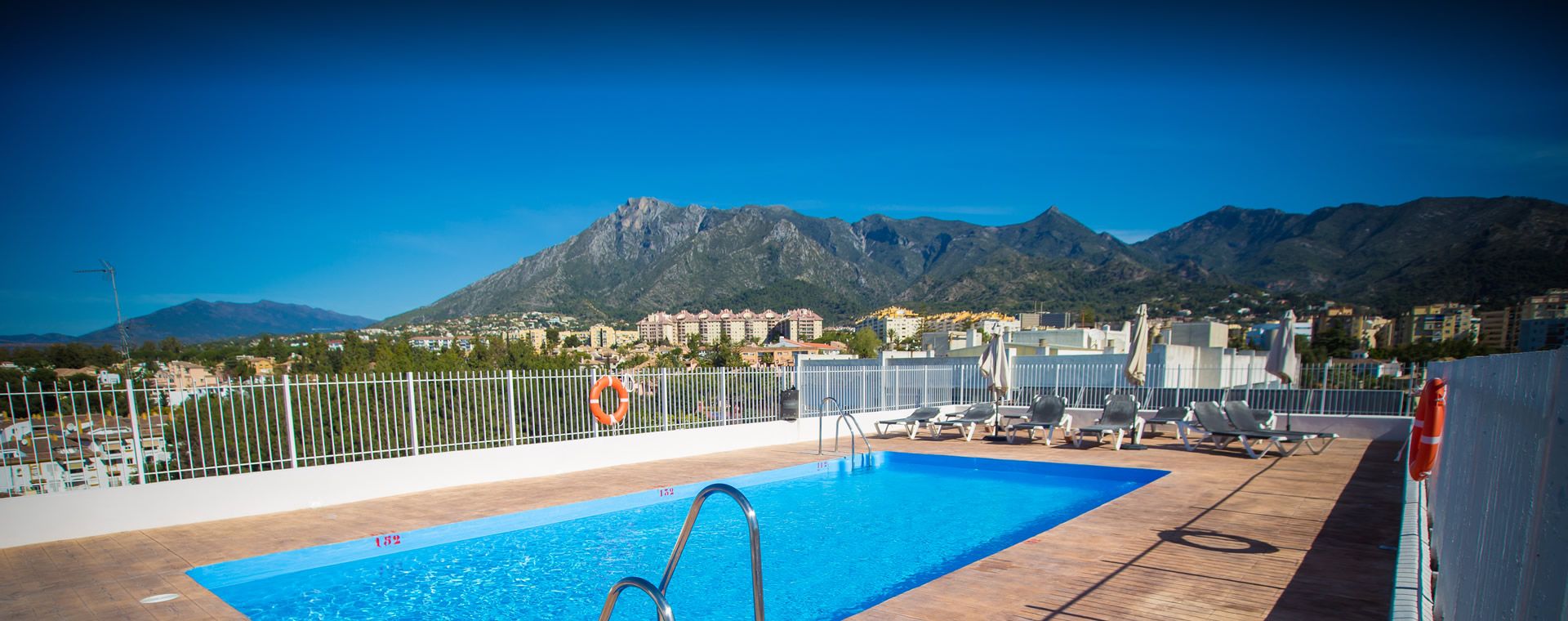 בריכה תמונה