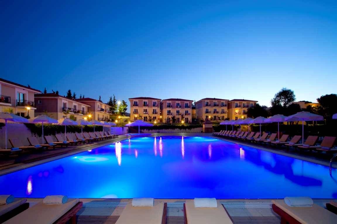 בריכה תמונה