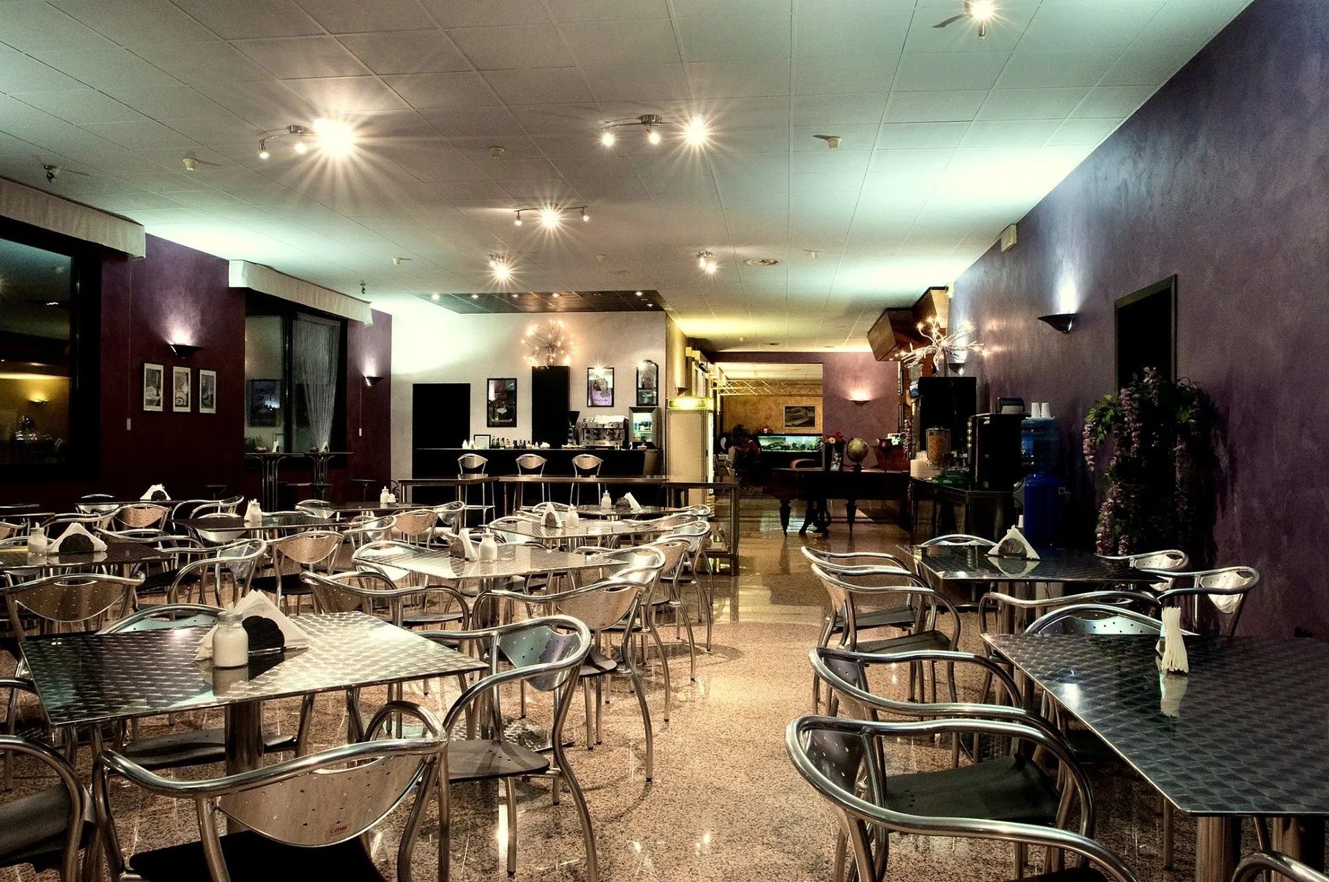 מסעדה תמונה