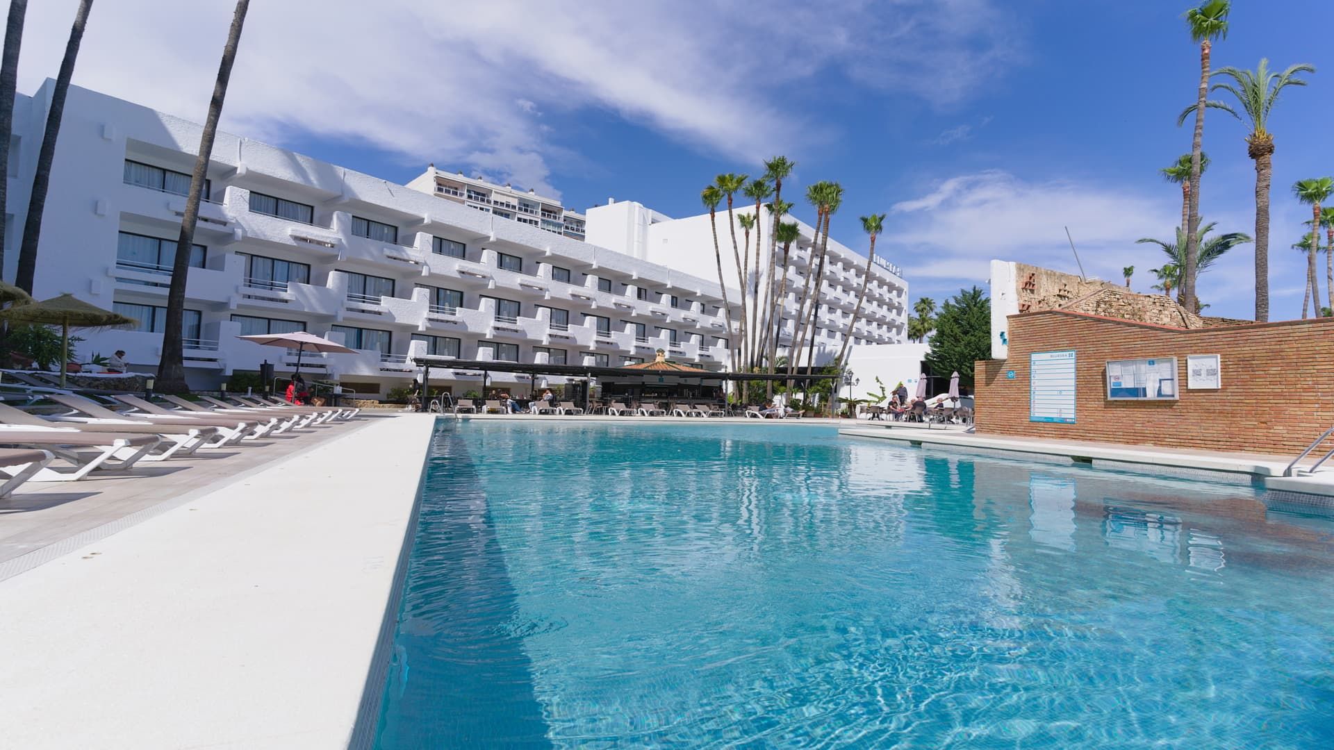 בריכה תמונה