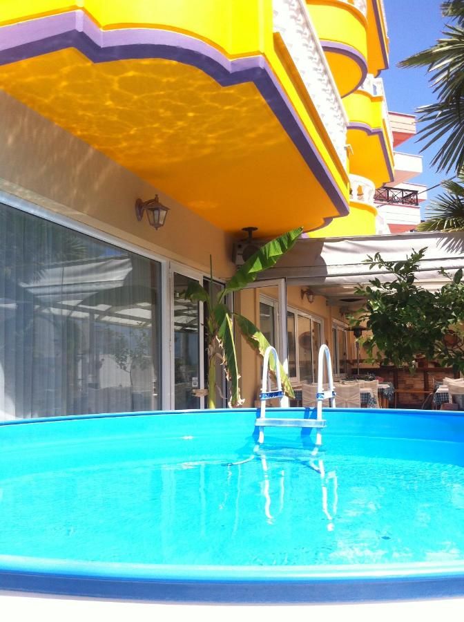 בריכה תמונה