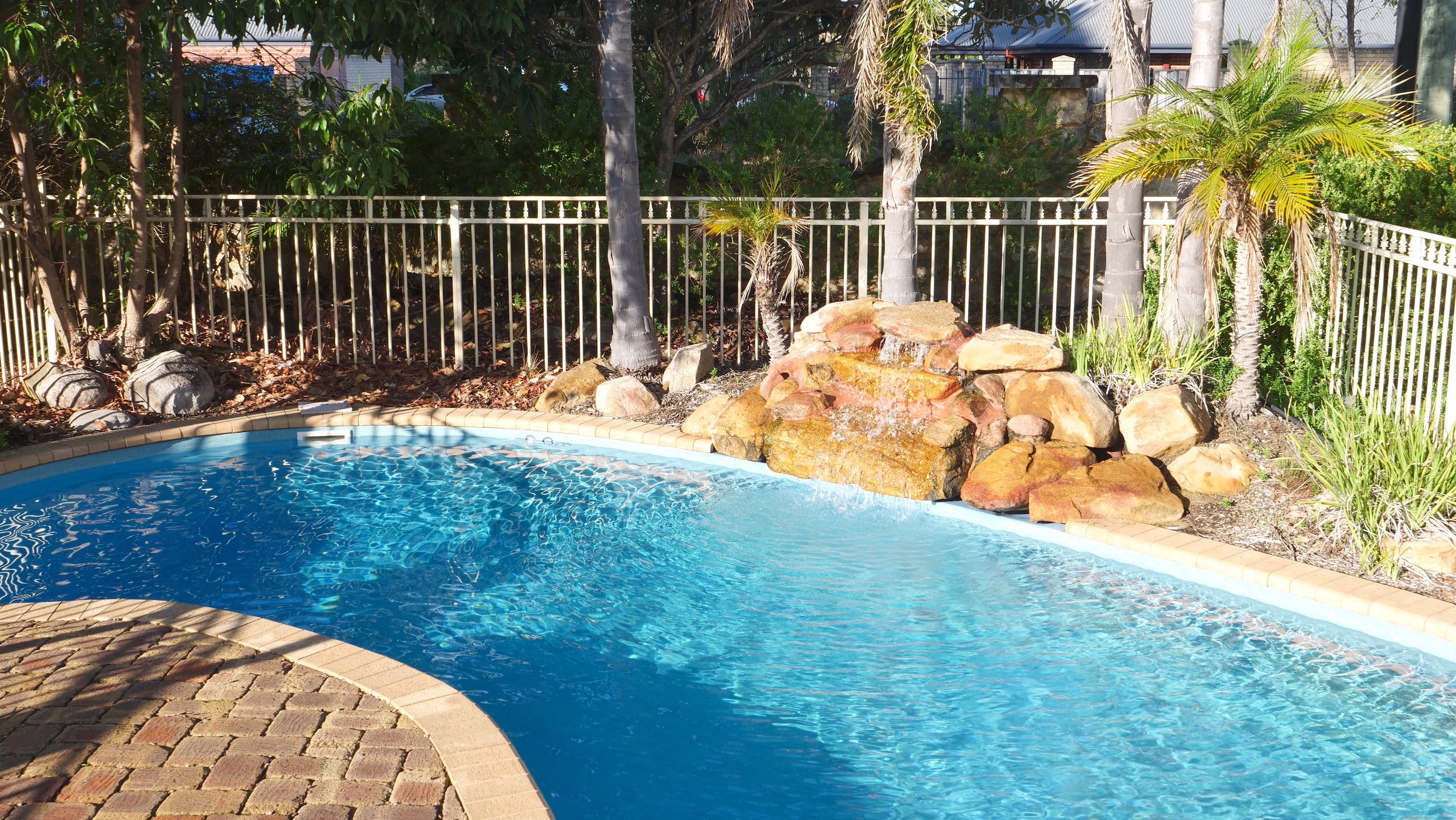 בריכה תמונה