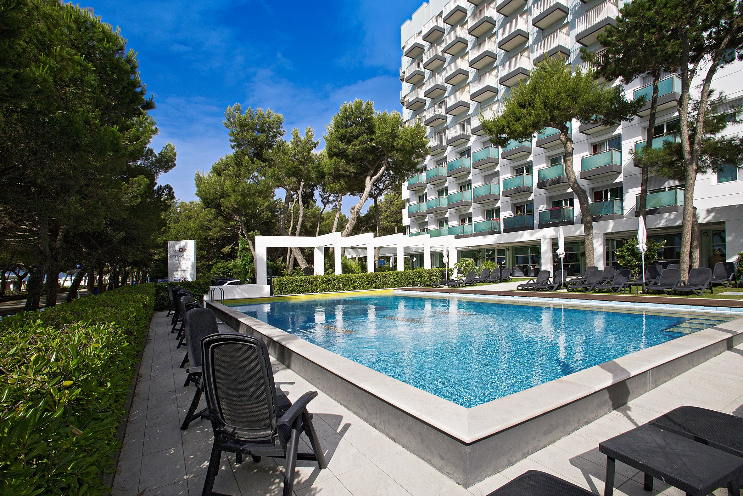 בריכה תמונה