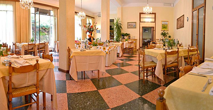 מסעדה תמונה