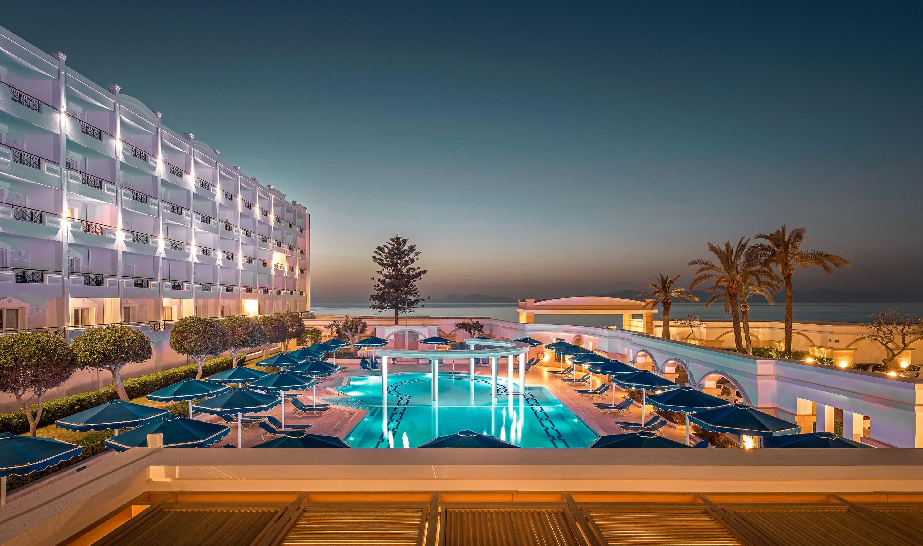 בריכה תמונה