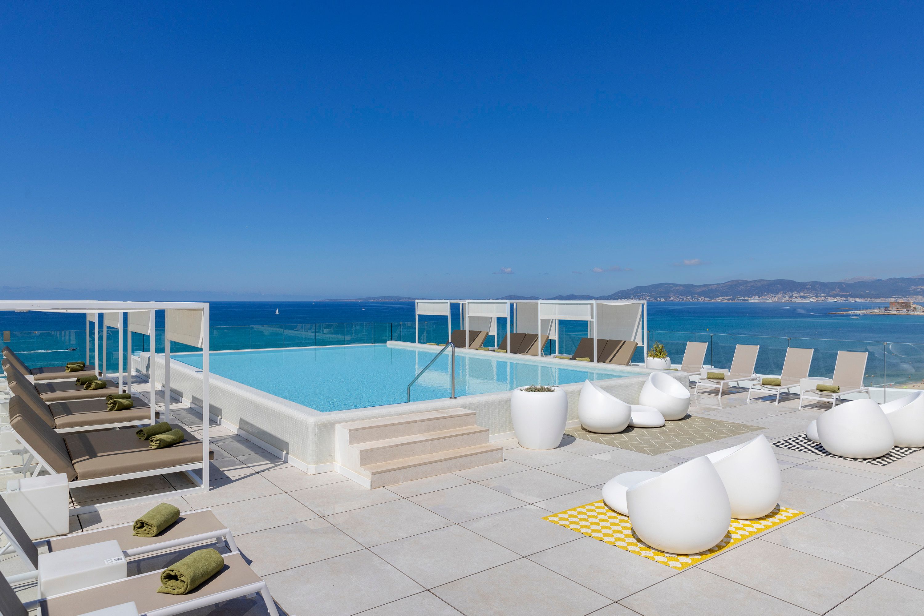 בריכה תמונה