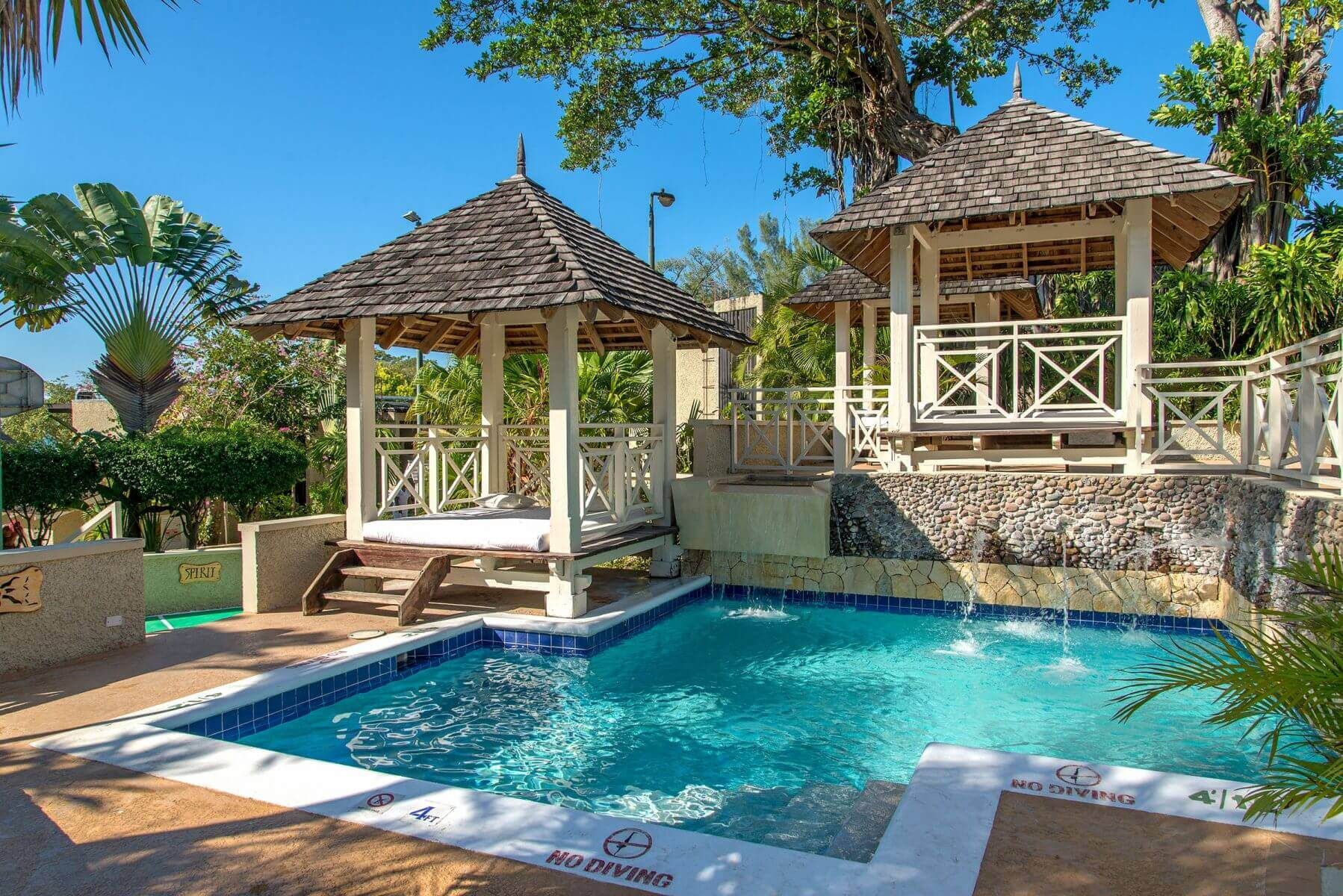 בריכה תמונה