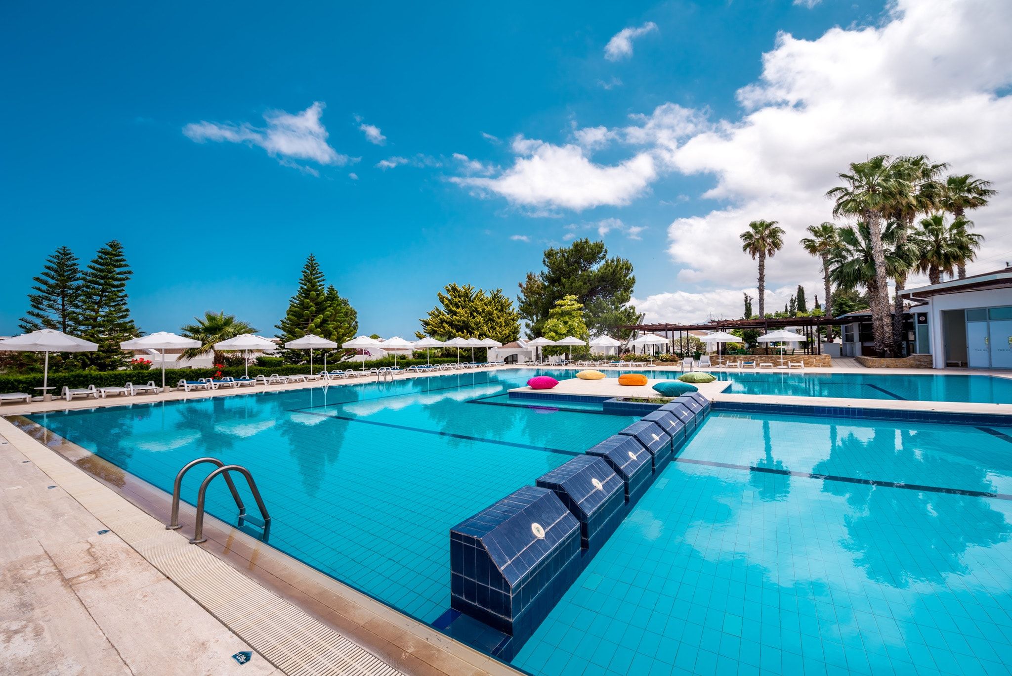 בריכה תמונה