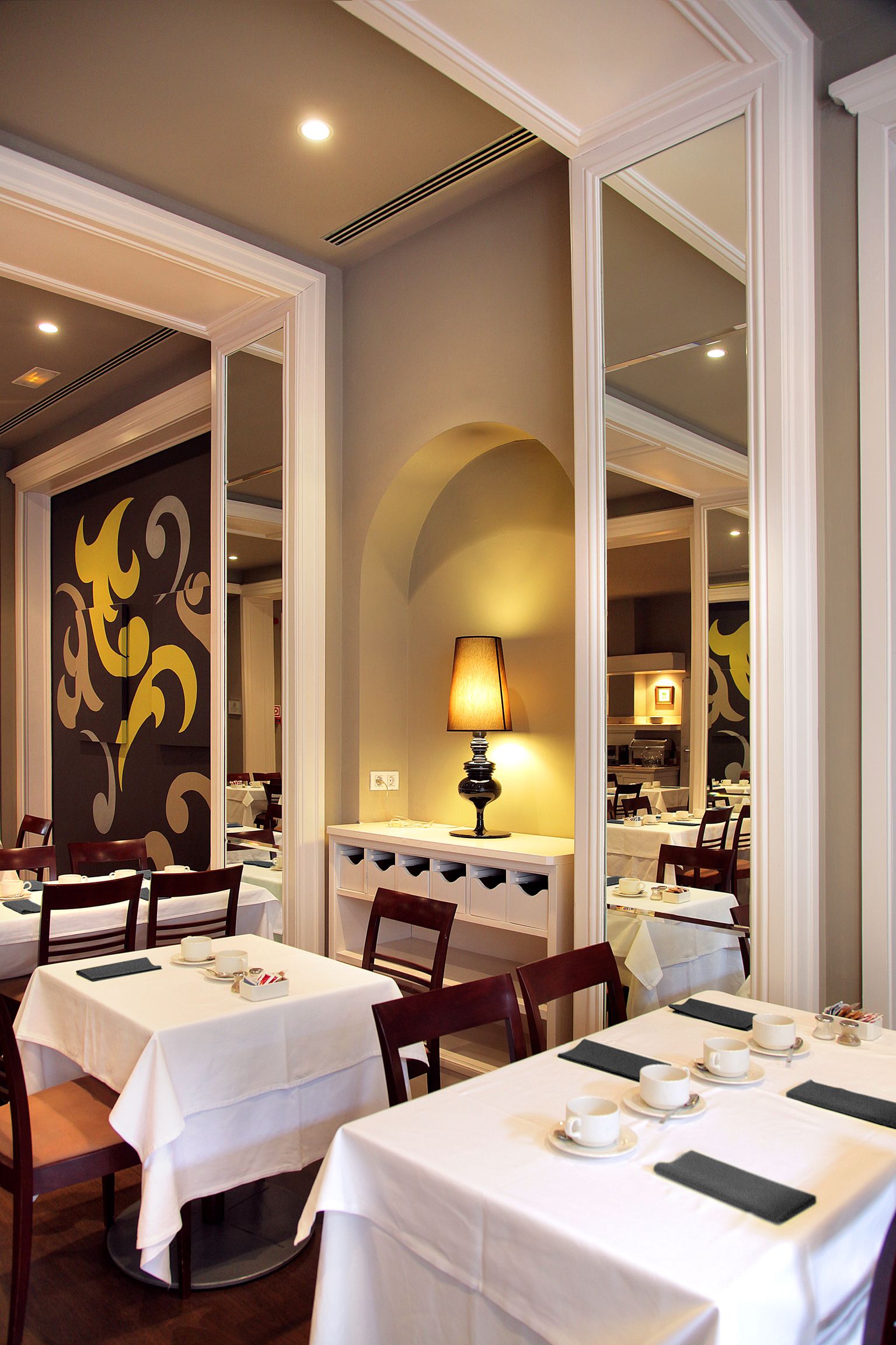 מסעדה תמונה