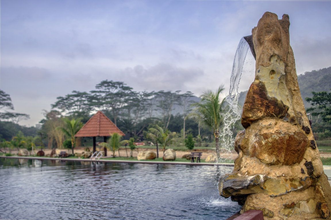 בריכה תמונה