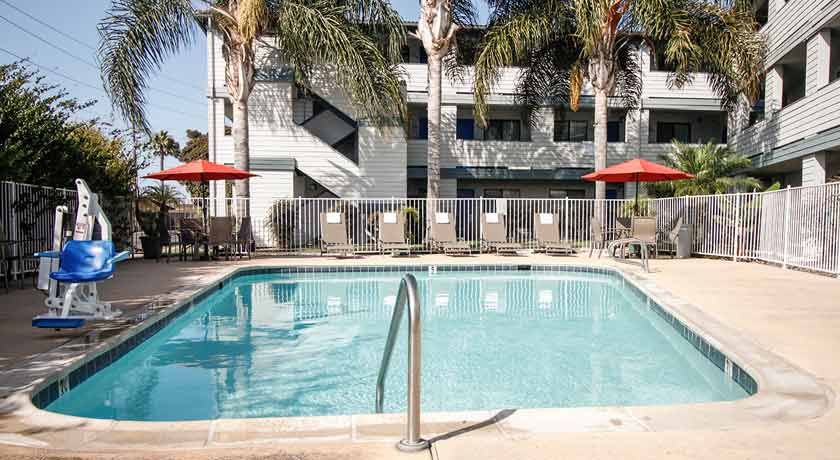 בריכה תמונה